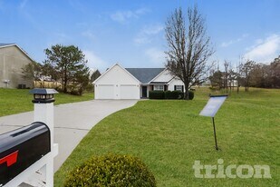 530 Mackinaw Dr in Bethlehem, GA - Building Photo