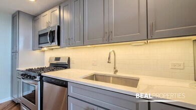 2320 N Damen Ave in Chicago, IL - Building Photo - Building Photo