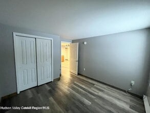 143 Vedder Rd, Unit 4 in Catskill, NY - Foto de edificio - Building Photo