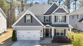 26 Doolittle Ct in Newnan, GA - Building Photo