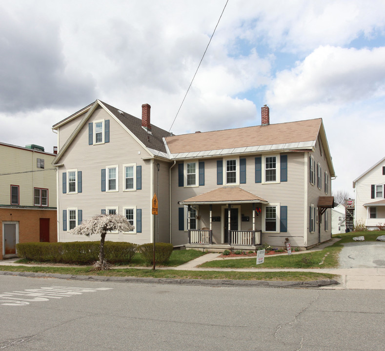 14 E Hoosac St in Adams, MA - Building Photo