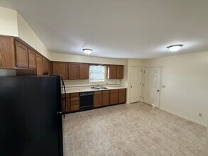 Old County Estates in Hampden, ME - Foto de edificio - Building Photo