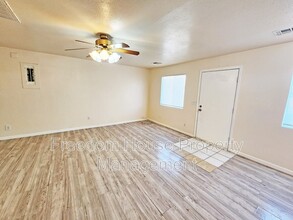 411 Erin St in Pahrump, NV - Building Photo - Building Photo