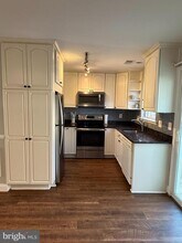 8702 Village Green Ct in Alexandria, VA - Building Photo - Building Photo