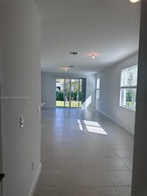 387 SE Crossoak Ln in Port St. Lucie, FL - Building Photo - Building Photo