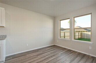 2527 River Wy Dr in Navasota, TX - Building Photo - Building Photo