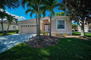 6614 64th Terrace E in Bradenton, FL - Building Photo