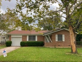 303 Ridge St in Copperas Cove, TX - Building Photo