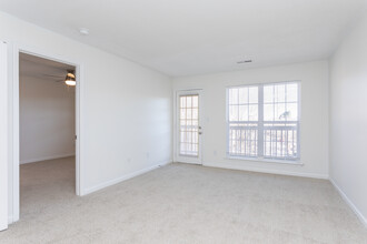 Brookefield Apartments in Raleigh, NC - Building Photo - Interior Photo