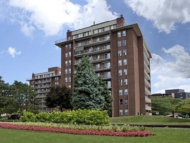 Bayview Towers in Sarnia, ON - Foto de edificio