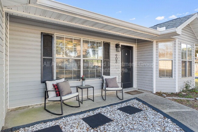 908 Emily Cir in Fort Walton Beach, FL - Building Photo - Building Photo