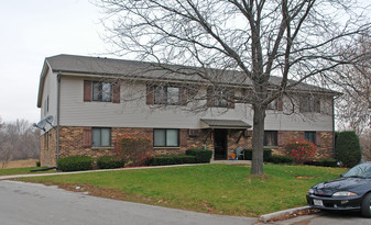 648 Foxtree Cir Apartments