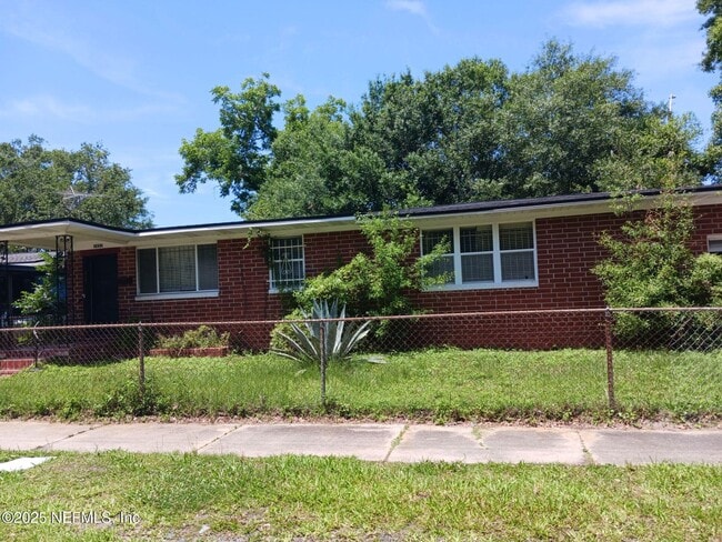 property at 1553 W 19th St