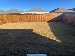 2037 Belgian Dr in Aubrey, TX - Foto de edificio - Building Photo