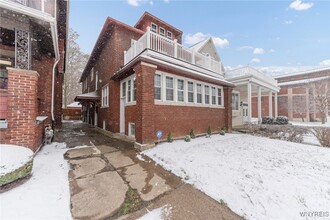2555 Main St in Buffalo, NY - Building Photo - Building Photo