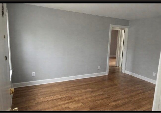 1736 Deerwood Ave in Louisville, KY - Building Photo - Building Photo