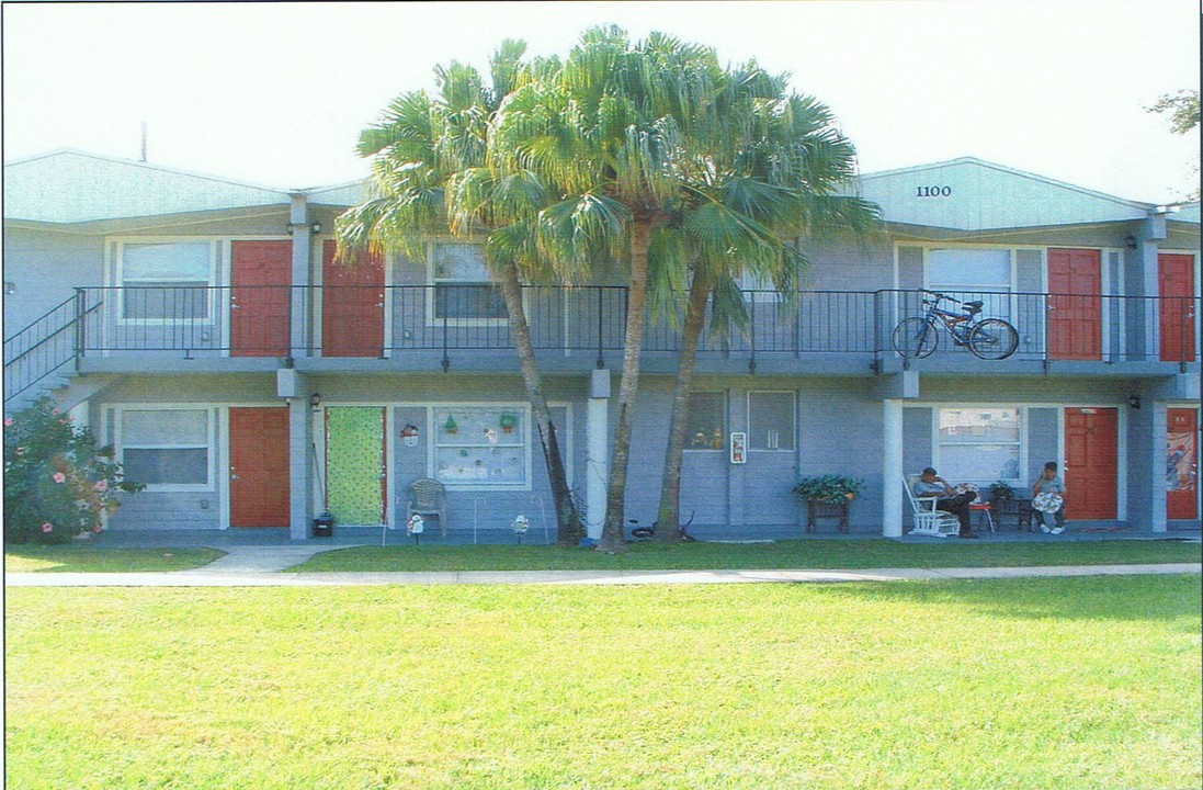 Trailwinds Apartments in Orlando, FL - Building Photo