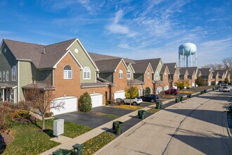 Palatine Commons in Palatine, IL - Foto de edificio - Building Photo