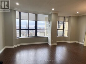 280 Simcoe St in Toronto, ON - Building Photo