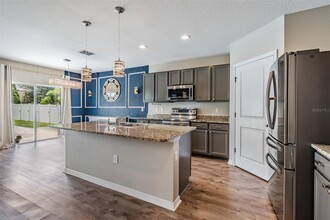 9614 Troncais Cir in Thonotosassa, FL - Foto de edificio - Building Photo