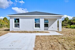 275 Cumquat Rd NW in Lake Placid, FL - Building Photo