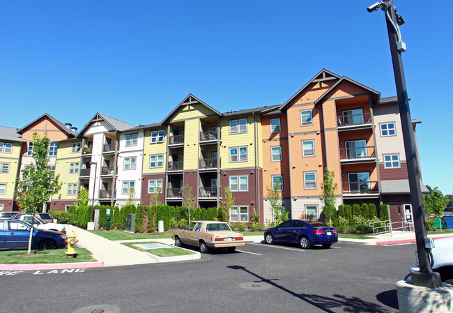 The Summit at Bay Vista in Bremerton, WA - Building Photo - Building Photo