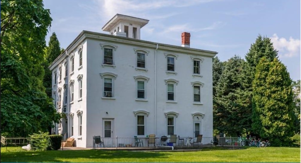 331 Pawlings Rd in Phoenixville, PA - Foto de edificio