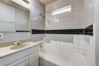 2144 Pearson Dr in Midwest City, OK - Foto de edificio - Building Photo