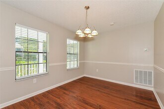 5751 Forester Lake Dr in Sarasota, FL - Building Photo - Building Photo