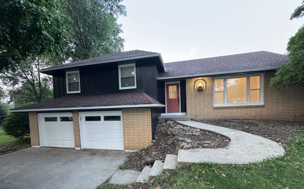 2508 NW 86th St in Kansas City, MO - Building Photo