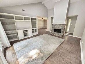 2026 N Cove Ct in Marietta, GA - Foto de edificio - Building Photo