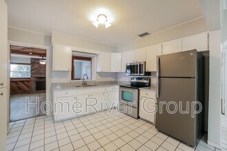 1241 61st Ave N in St. Petersburg, FL - Building Photo - Building Photo