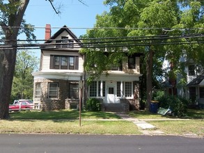 300 High St in Lockport, NY - Foto de edificio - Building Photo