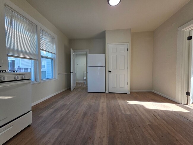 210 S Maple Ave in Green Bay, WI - Building Photo - Building Photo