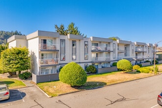 Garrison Place in Chilliwack, BC - Building Photo - Building Photo