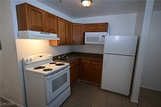 3017 E Carey Ave in North Las Vegas, NV - Building Photo - Building Photo