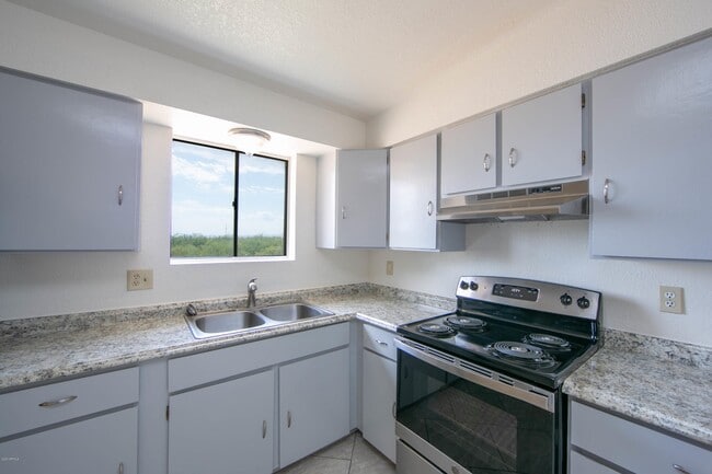 410 3rd St in Huachuca City, AZ - Building Photo - Building Photo