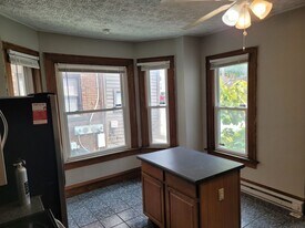 319 E 18th Ave in Columbus, OH - Building Photo