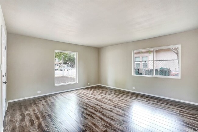 2127 N Mountain View Ave in San Bernardino, CA - Building Photo - Building Photo