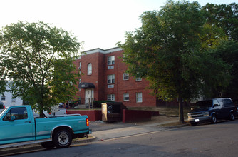 Beverly Park Apartments in Alexandria, VA - Building Photo - Building Photo