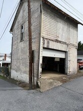 33 N 5th St in Newport, PA - Building Photo - Building Photo