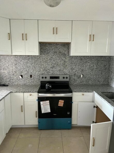 602 SW Jeanne St in Port St. Lucie, FL - Foto de edificio - Building Photo