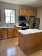 8903 Olive Ln N in Maple Grove, MN - Building Photo - Building Photo
