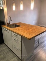 1839 Davenport Rd in Toronto, ON - Building Photo