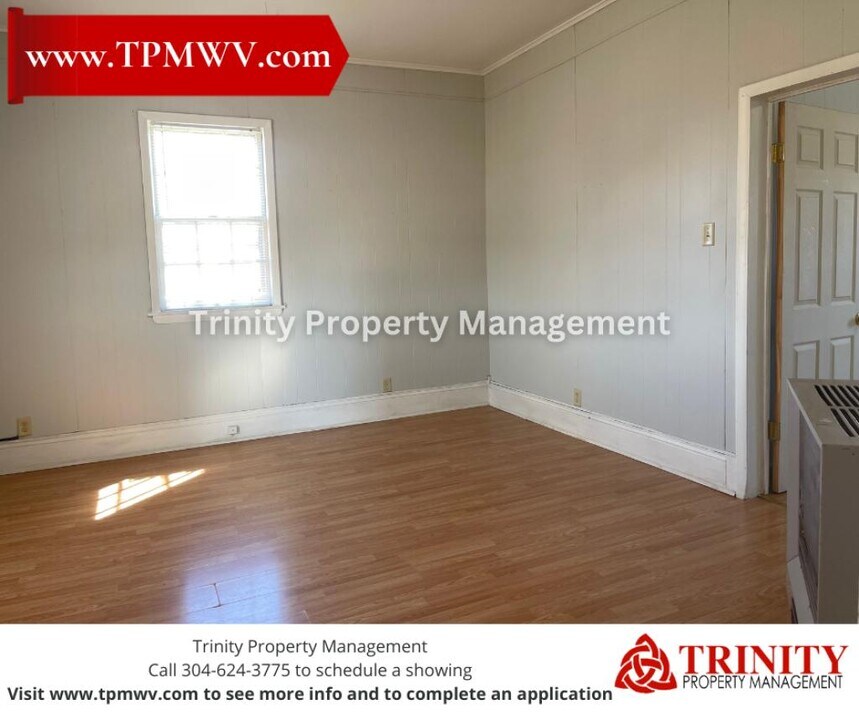 2025 1/2 Pride Ave in Clarksburg, WV - Building Photo