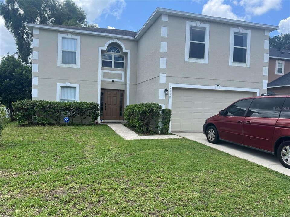 2116 Tealwood Circle in Tavares, FL - Building Photo