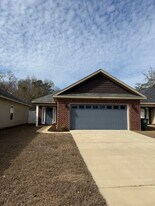 157 Cody Dr in Enterprise, AL - Building Photo