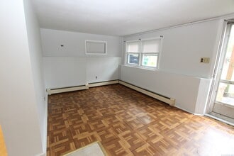 24 Brook St in Seymour, CT - Building Photo - Building Photo