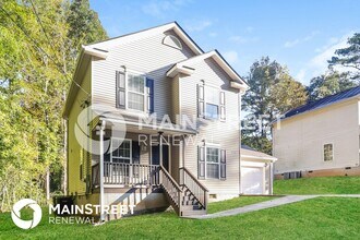 5151 Hilltop Dr in Union City, GA - Building Photo - Building Photo