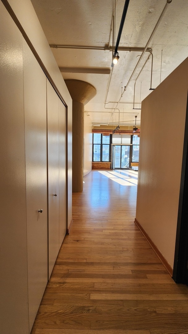 333 W Hubbard St in Chicago, IL - Building Photo - Building Photo